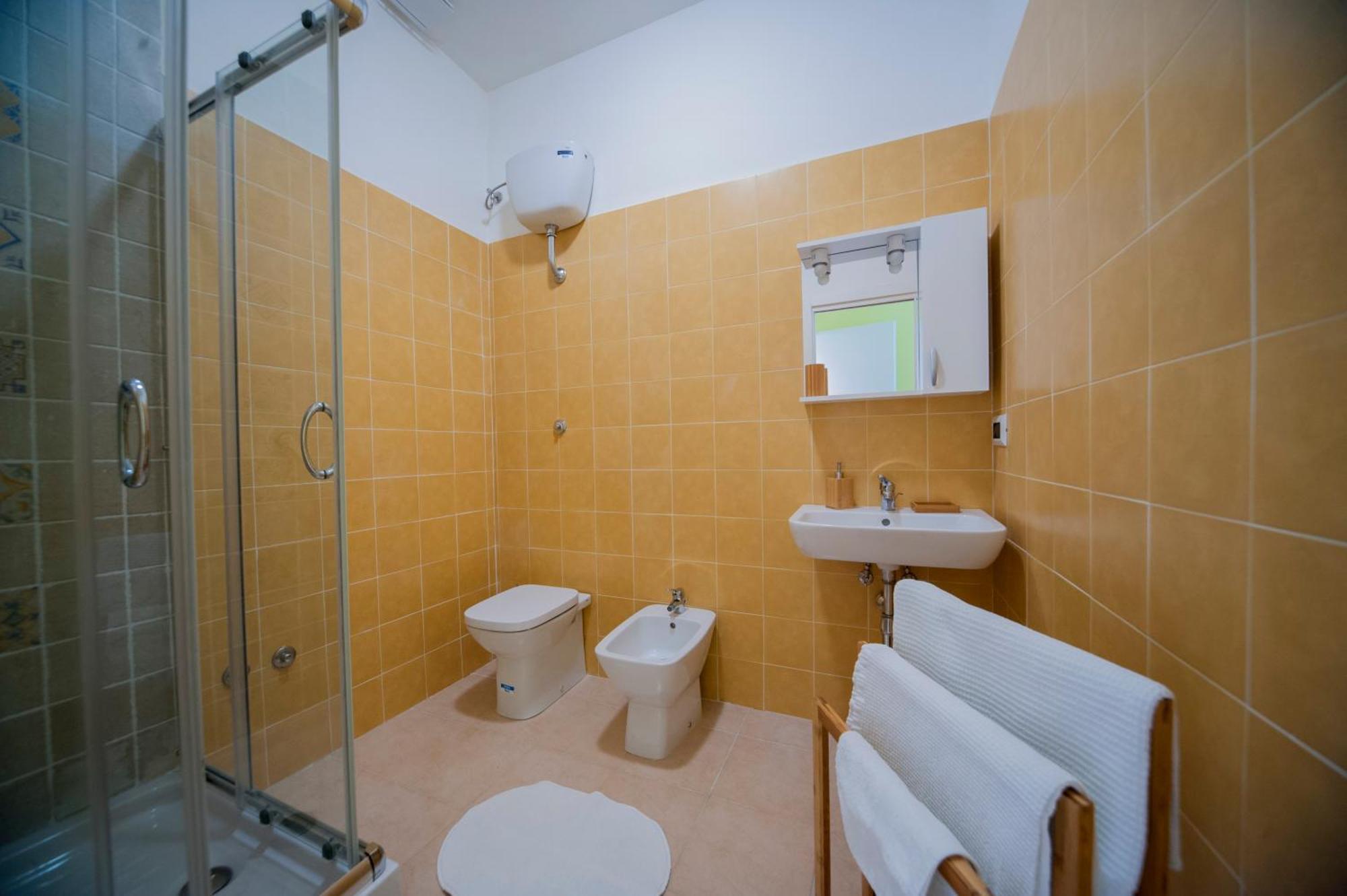B&B Ma.Li. Наполи Екстериор снимка